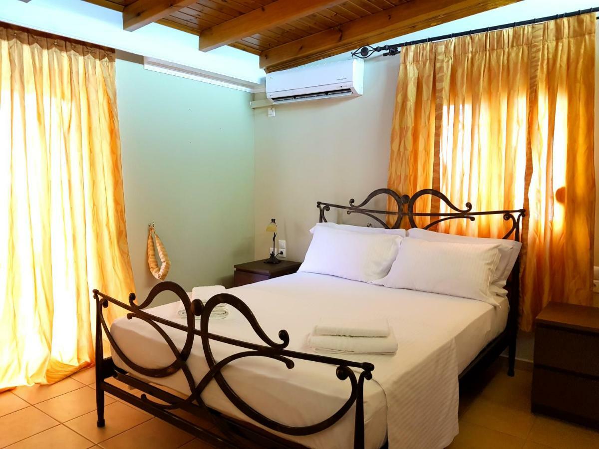 Villa Smeralda Sarande Bagian luar foto